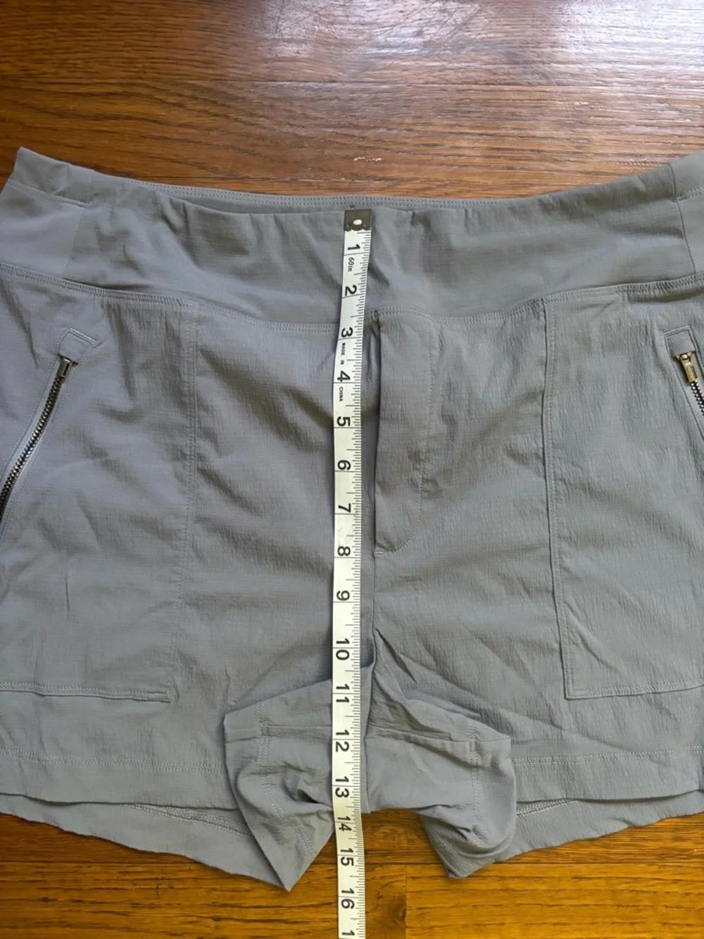 Athleta Trekkie High Rise Short. Size 14.